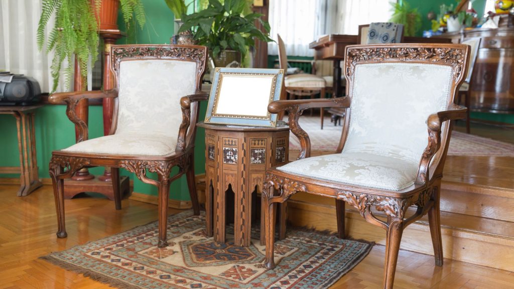 How to Regain and Relive the Age-old Charm of Antique Furniture?